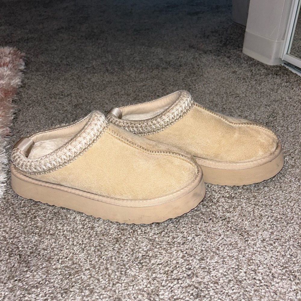 Altar’d State Tan Slippers
